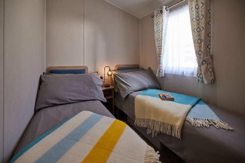 Nirvana Coastal Retreat Holiday Home Cayton Luaran gambar
