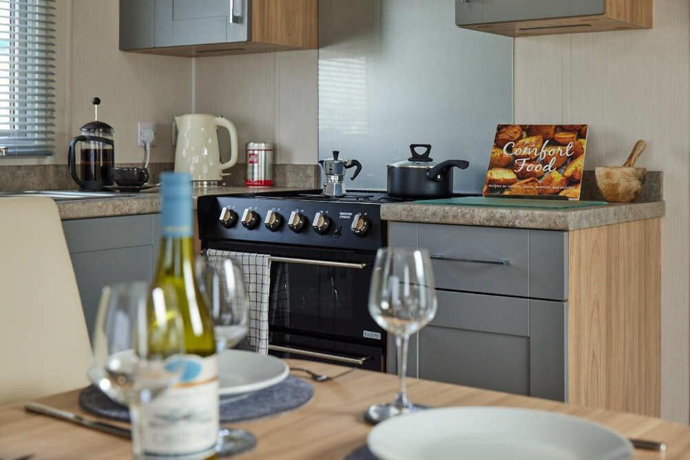 Nirvana Coastal Retreat Holiday Home Cayton Luaran gambar