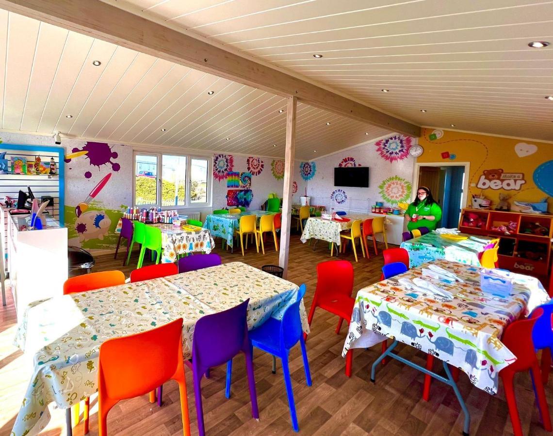 Nirvana Coastal Retreat Holiday Home Cayton Luaran gambar