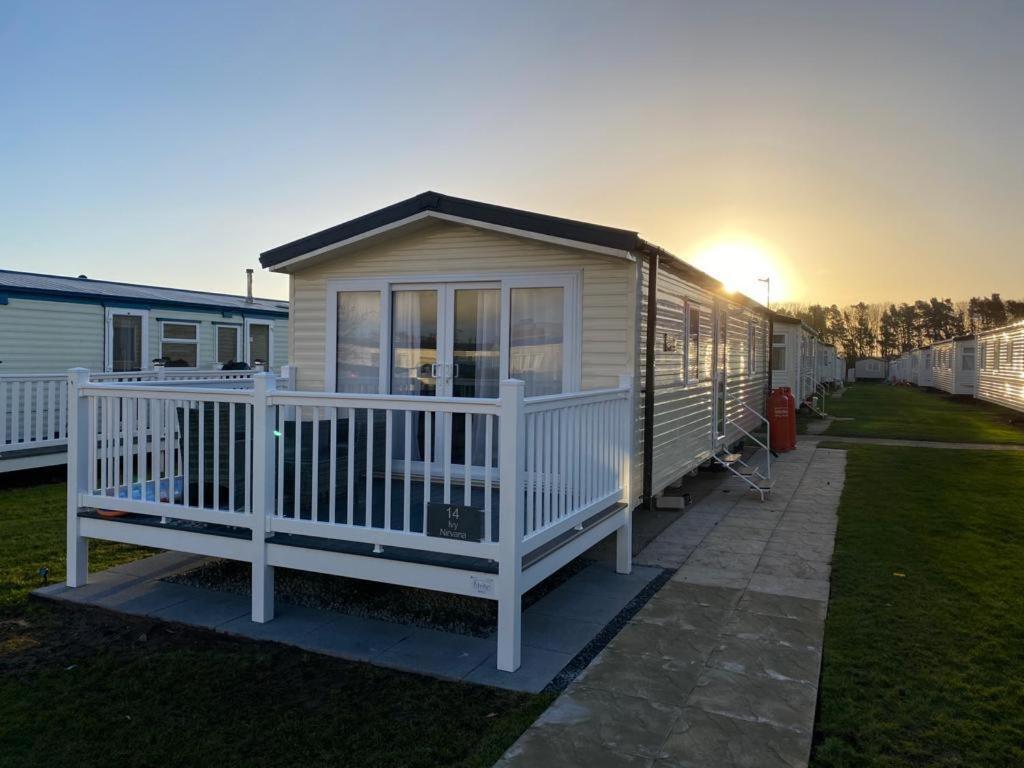 Nirvana Coastal Retreat Holiday Home Cayton Luaran gambar